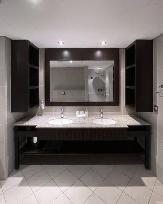 Authentic 2 Bdr In Anantara Palm Jumeirah Apartment Dubai
