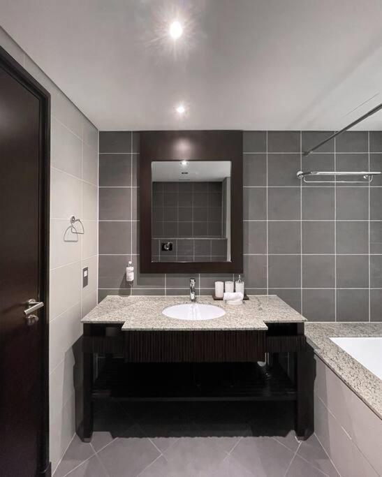 Apartment Authentic 2 Bdr In Anantara Palm Jumeirah *