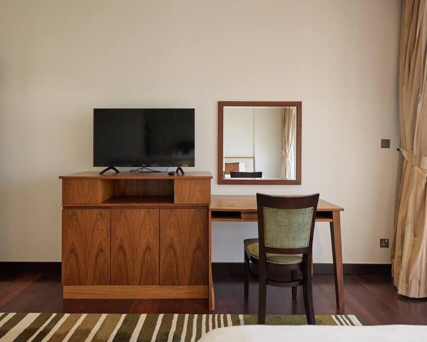 Authentic 2 Bdr In Anantara Palm Jumeirah Apartment *
