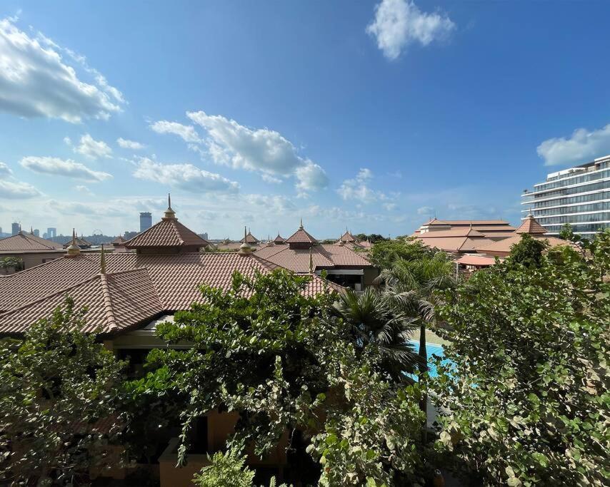Authentic 2 Bdr In Anantara Palm Jumeirah Apartment