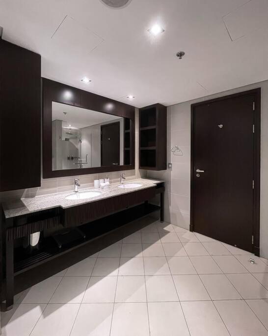 Apartment Authentic 2 Bdr In Anantara Palm Jumeirah Dubai