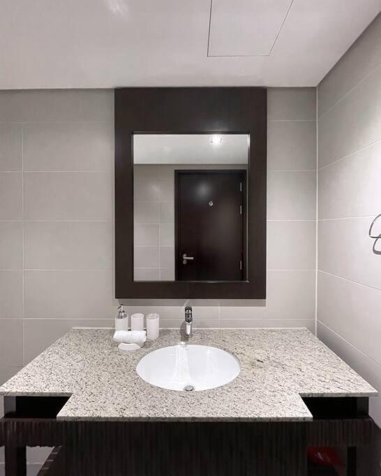 Apartment Authentic 2 Bdr In Anantara Palm Jumeirah *